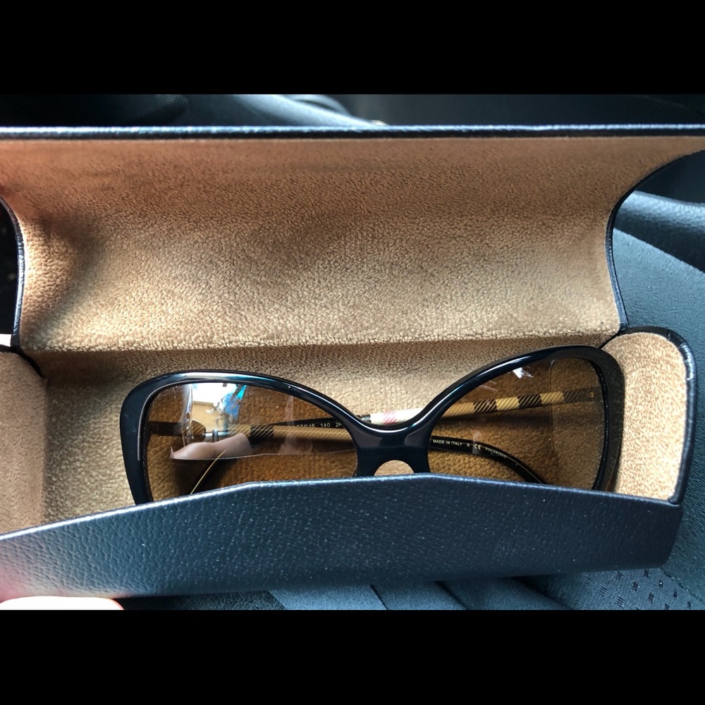 Women’s Burberry Sunglasses - Picture 2 of 7